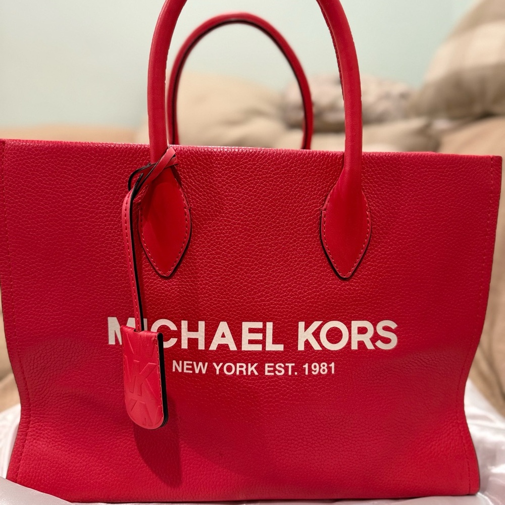 Michael Kors Bright Pink Tote Bag - Picture 1 of 6